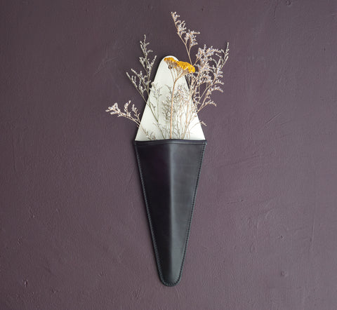 Slipper Wall Vase -Black
